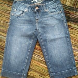 Jean shorts (little passed the knee)